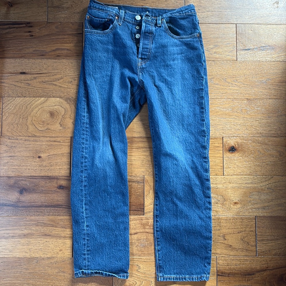 Levi’s 501 dark wash W27 L26